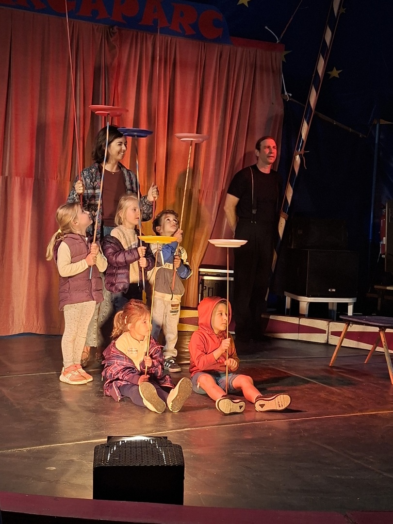 🚌🎪 Journée au CircaParc pour les Maternelles 🎠🌧️